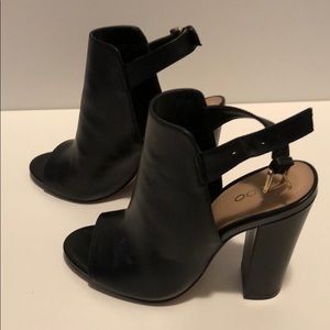 Black size 5 Aldo heels